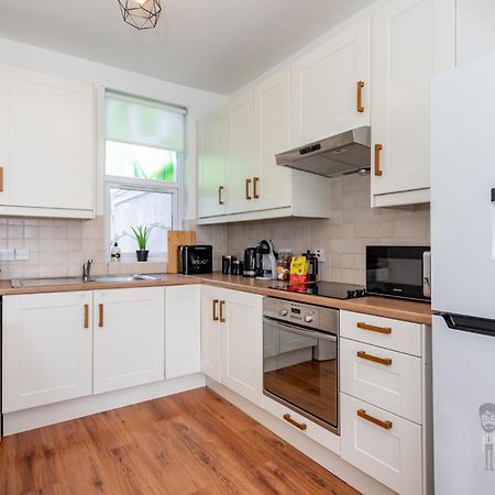 Attic Style 2 Bed Duplex Apartment With Rooftop Patio Belfast Dış mekan fotoğraf