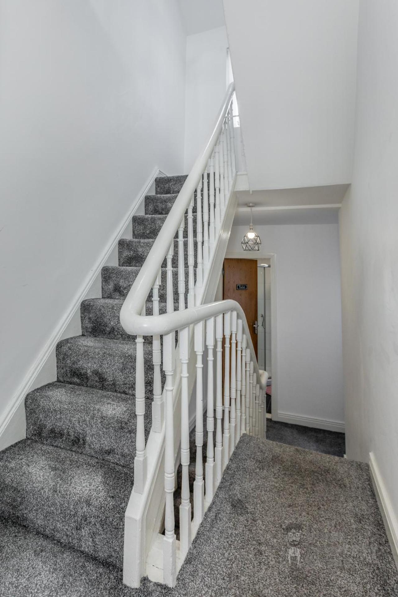 Attic Style 2 Bed Duplex Apartment With Rooftop Patio Belfast Dış mekan fotoğraf
